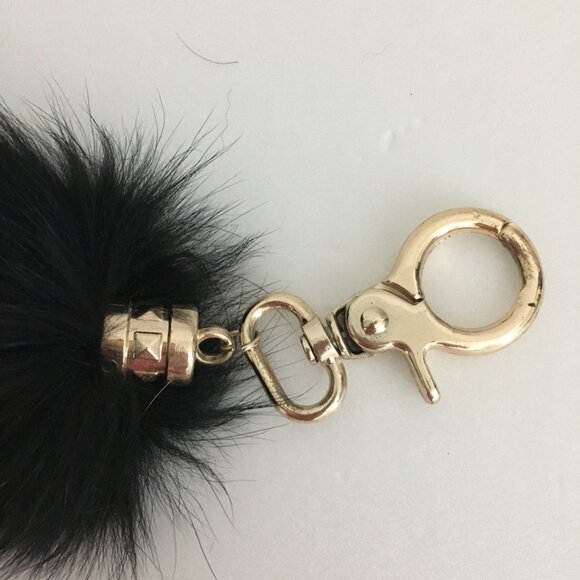 Animal Fur Tail Look Keychain - Picture 2 of 4